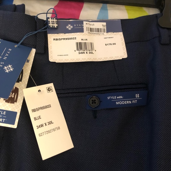 Brand new tagged suit - Picture 6 of 6